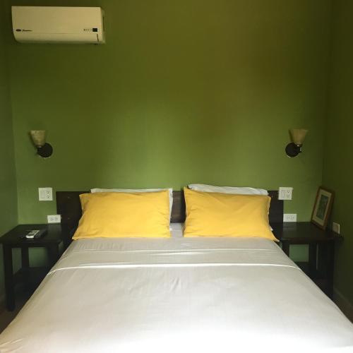 Bed & Breakfast Hostal Elia Victoria