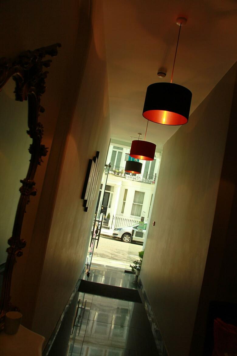 Exhibition Court Hotel 4