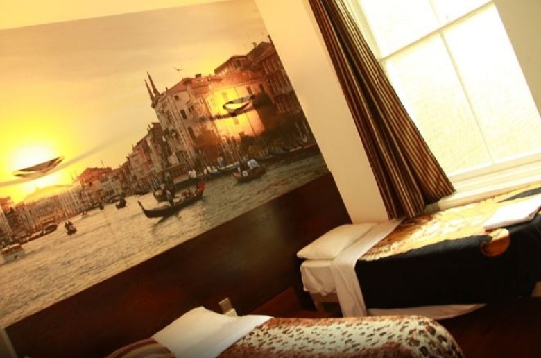 Exhibition Court Hotel 4
