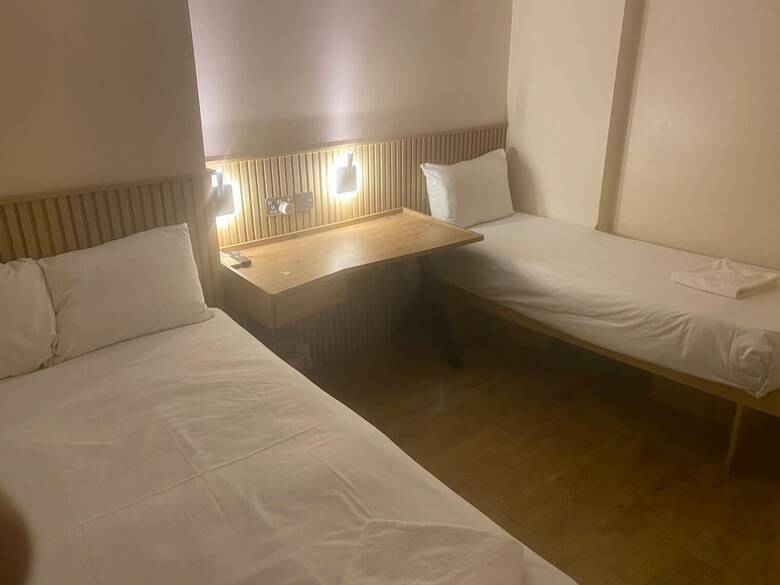 Exhibition Court Hotel 4