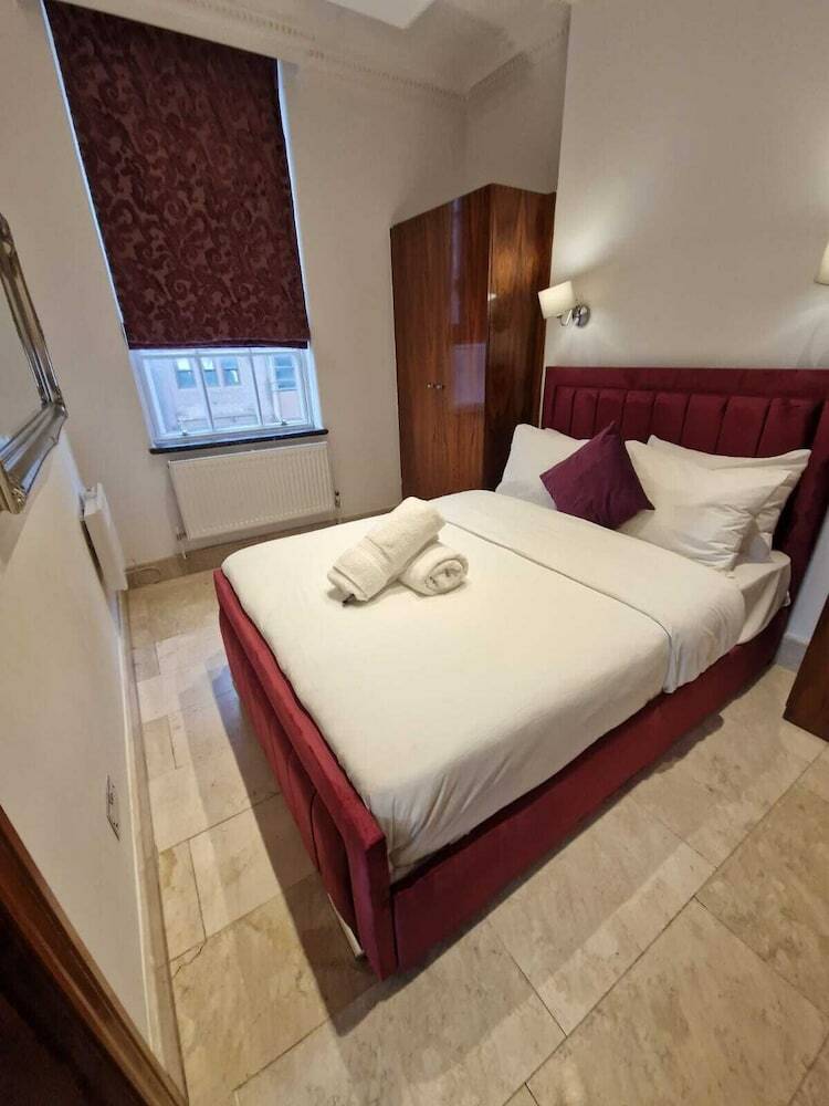 Griffin House Hotel