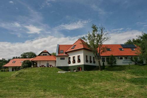 Hostal Ark�num Vend�gh�z