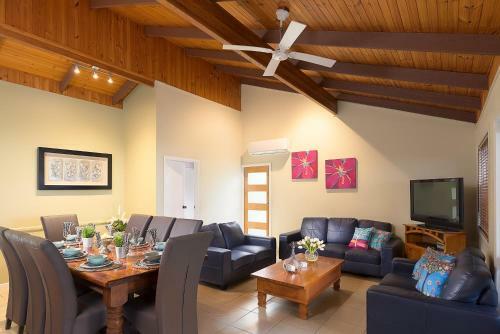 Agroturismo Jacaranda Cottages
