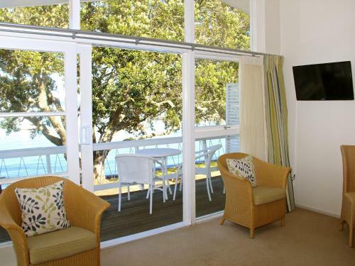 Hananui Lodge And Apartments