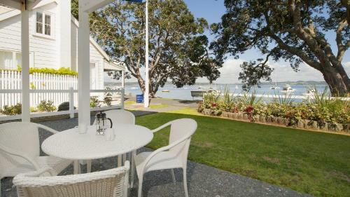 Hananui Lodge And Apartments