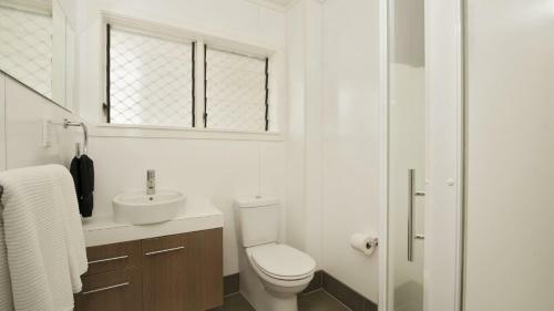 Hananui Lodge And Apartments