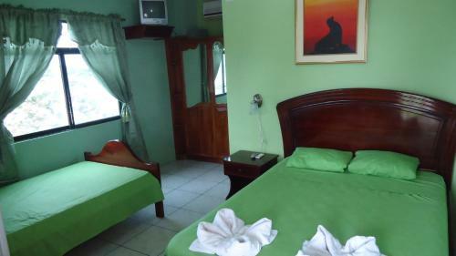 Hostal Casa Los Delfines