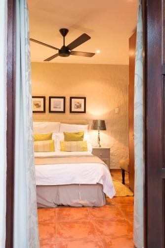 Bed & Breakfast Five Burnham Guest House