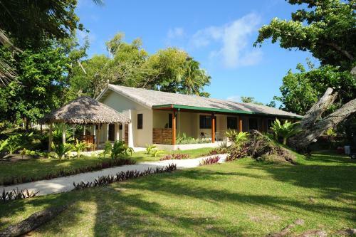 Hotel Erakor Island Resort & Spa