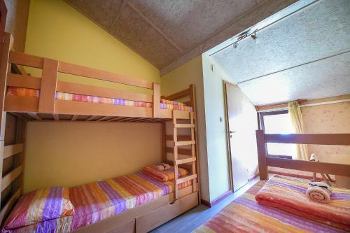San Art Floating Hostel & Apartments