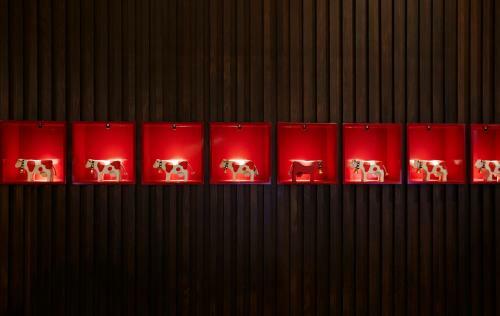 Red Cow Moran Hotel