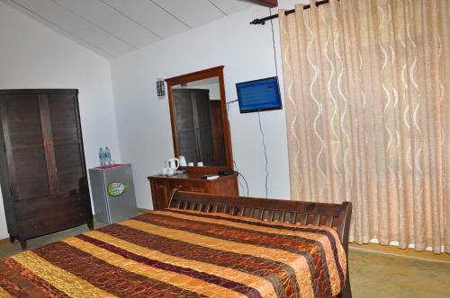 Solomon Beach Hotel