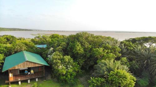 Makakatana Bay Lodge