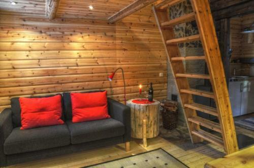 Cottage On Wild River In Lapland/sweden