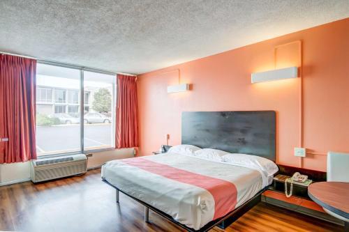 Motel 6 Somerset