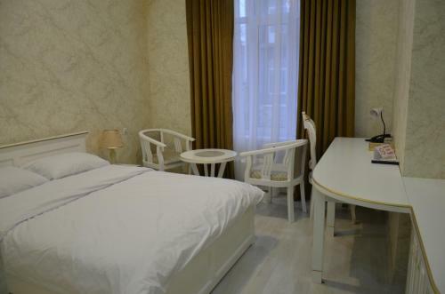 Ideal Hotel