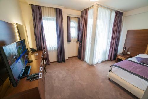 Ethno Village Stanisici & Hotel Pirg