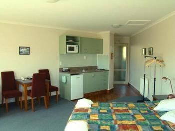Bay Motel