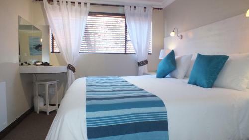 Hostal White Shark Guest House