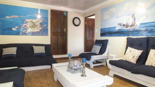 Hostal White Shark Guest House