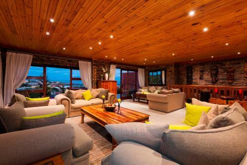 Hostal White Shark Guest House