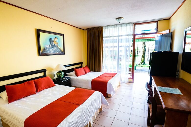 Hotel Amapola (.)