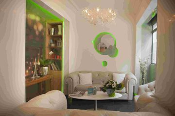 Hotel Lumi�res