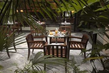 Golden Tulip Hotel De Noailles