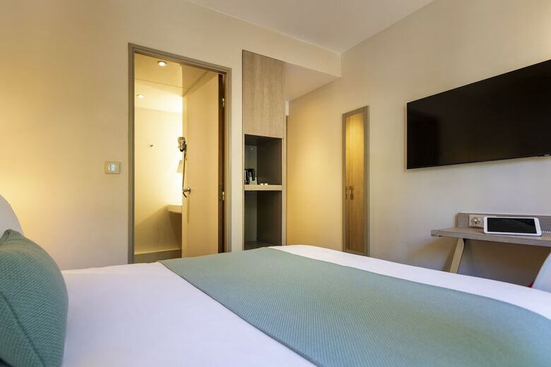 Hotel Mercure Raspail Montparnasse