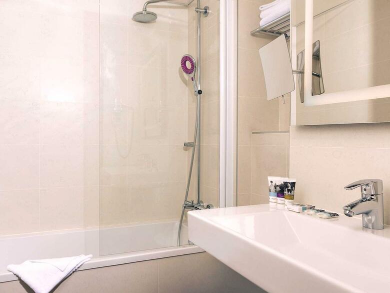 Hotel Mercure Raspail Montparnasse