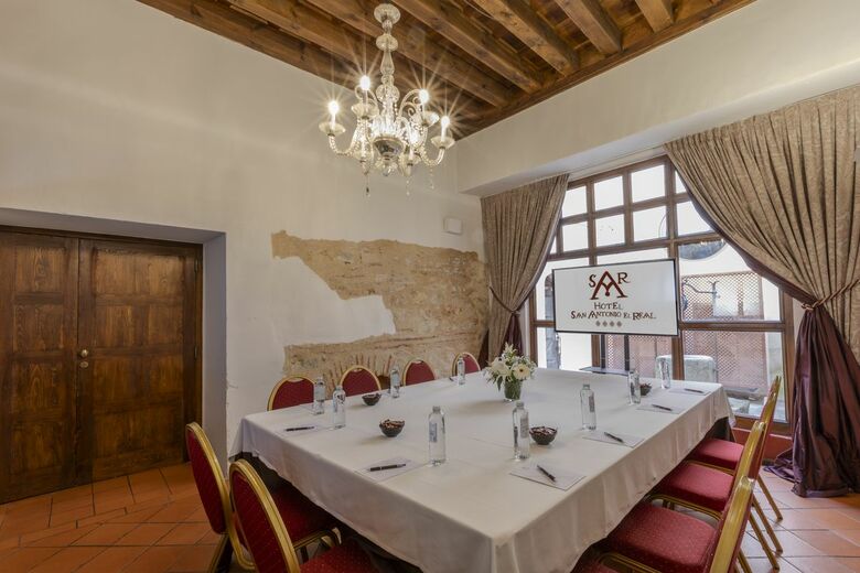 Hotel San Antonio El Real