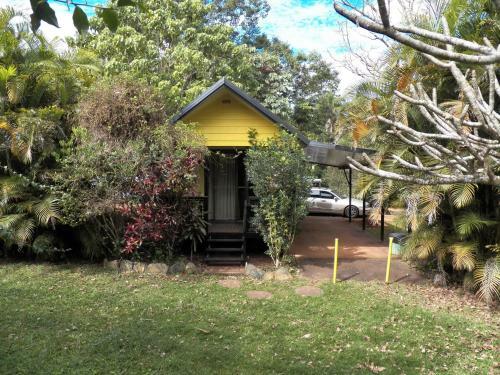 Lake Eacham Tourist Park & Cabins