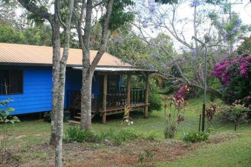 Lake Eacham Tourist Park & Cabins