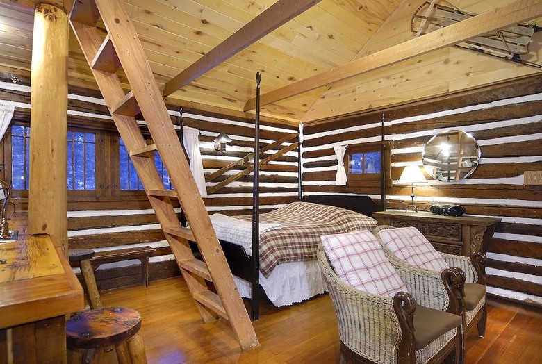 Hotel Pioneer Guest Cabins