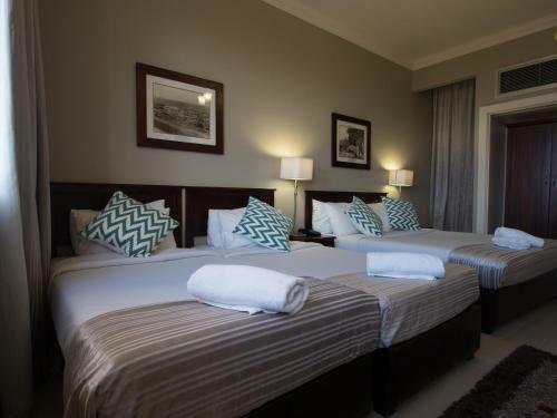 Albany Hotel