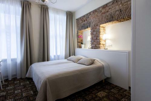 Real House Apartments
