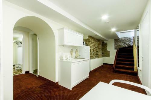Real House Apartments