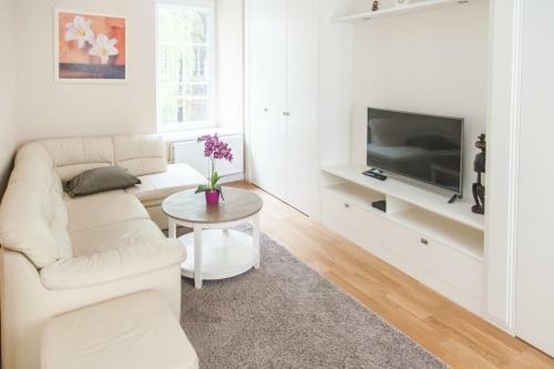 Real House Apartments