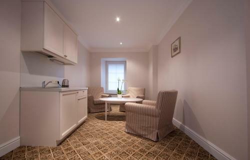 Real House Apartments