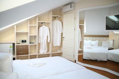 Hotel 7 Sky On Shchorsa Street