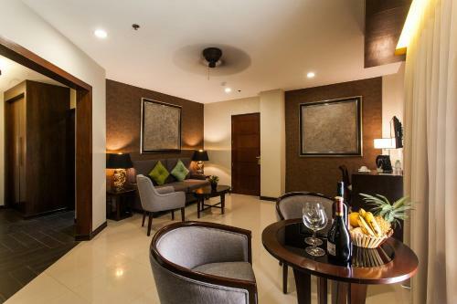 Hotel Cebu White Sands Resort And Spa