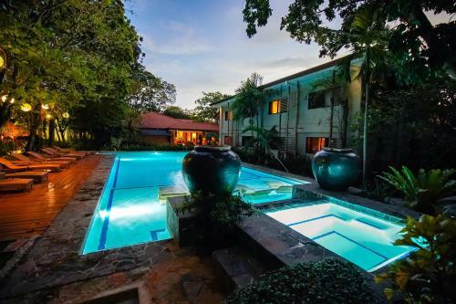 Hotel Cebu White Sands Resort And Spa