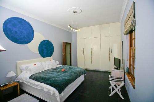 Hostal 4-heaven Guest House