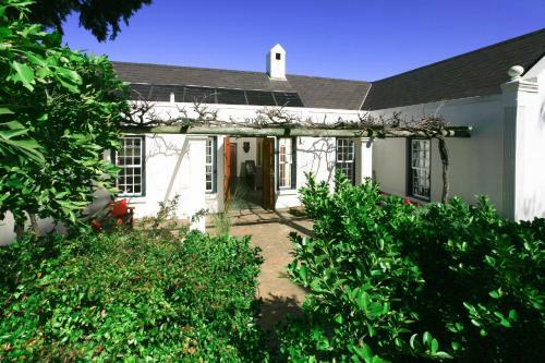 Hostal 4-heaven Guest House