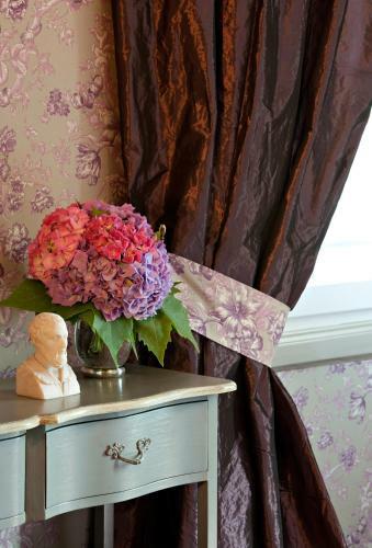 Hotel Chateau De Lalande