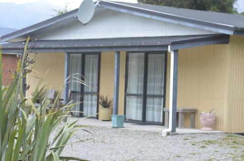 Bay Road Motels