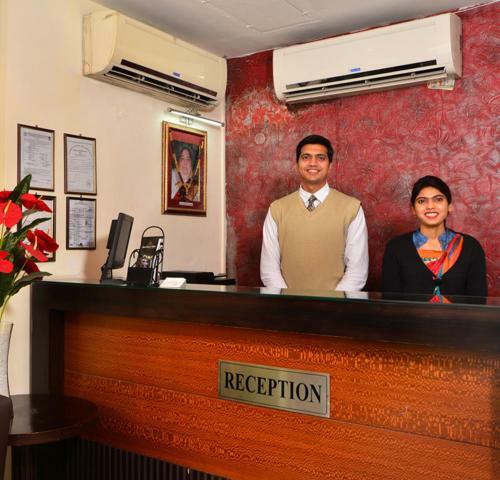 Hotel Shanti Palace West