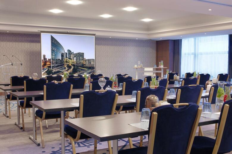 Hotel Renaissance Paris La Defense