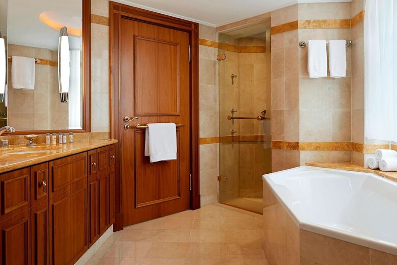 Hotel Renaissance Paris La Defense