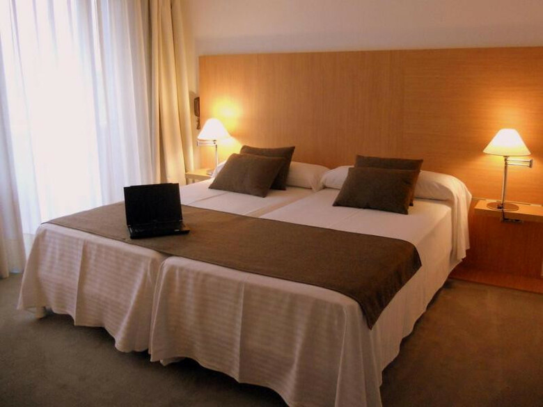 Hotel Checkin Montserrat